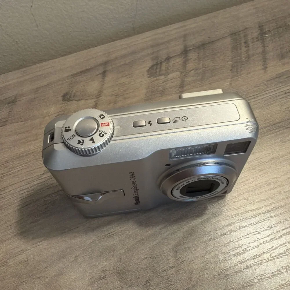 Kodak EasyShare C643 6.1MP Compact Digital Point Shoot Camera TESTED WORKS